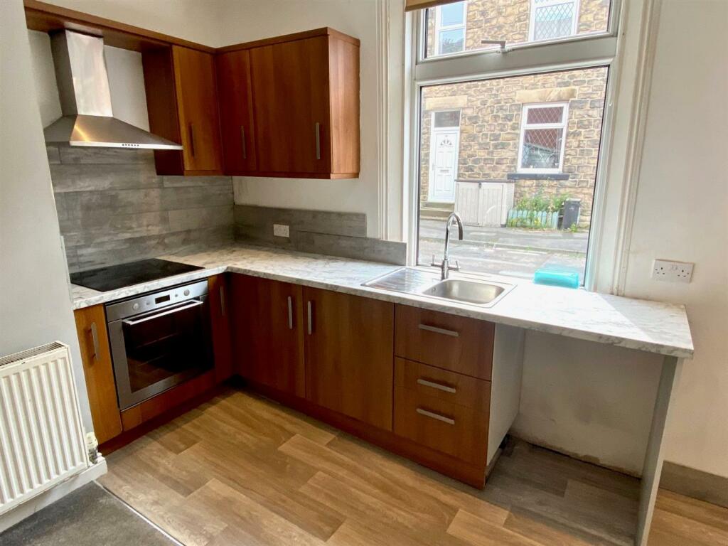 hirst street 15 lounge kitchen.jpg