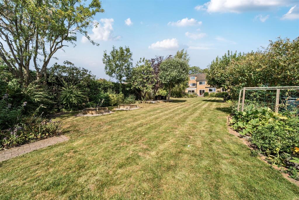 25 Bradden Road, Greens Norton (8).JPG