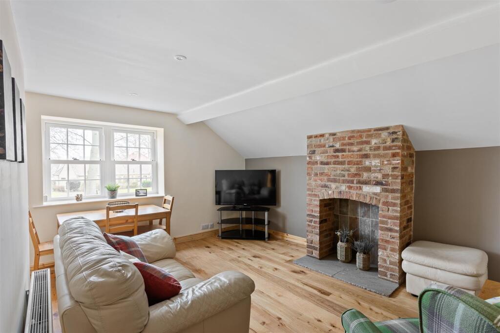 72 Westgate Pickering-15.jpg