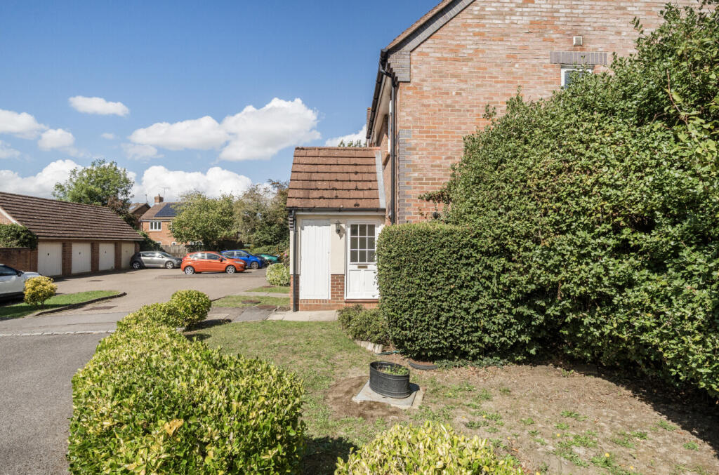 1347991-20-68bed6...