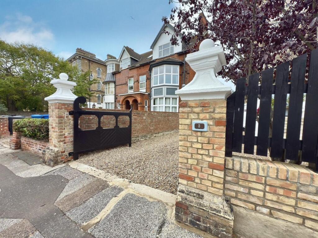 FRONT GATES.jpg