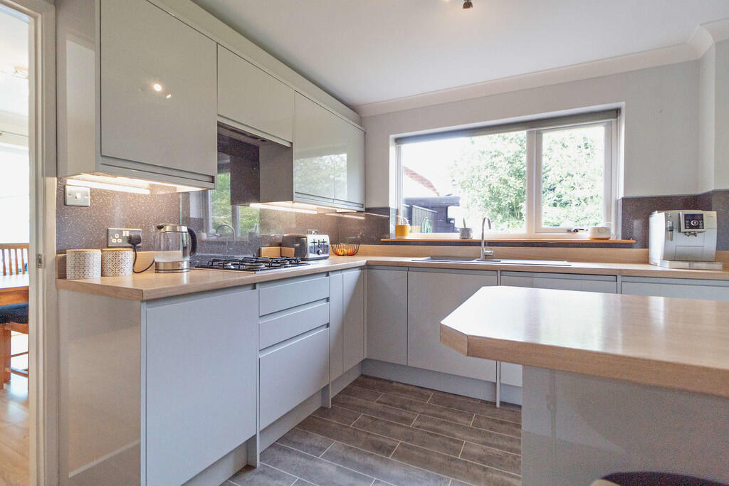 8616731-interior0...