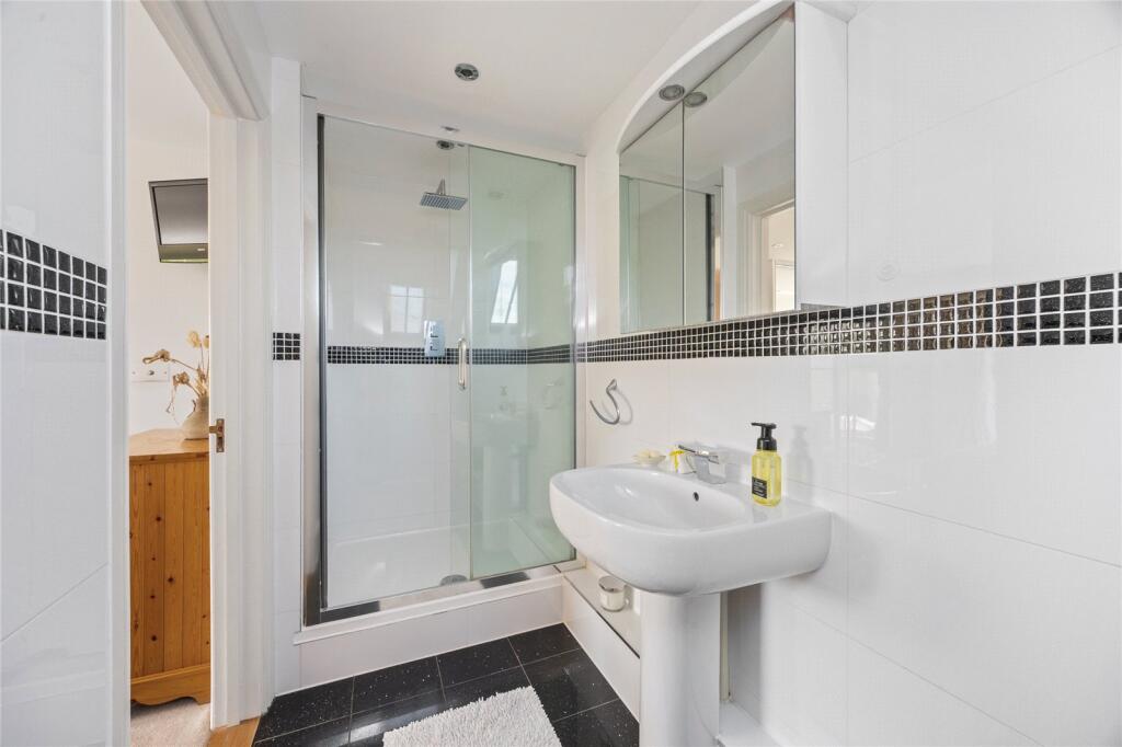 Bedroom Two En Suite