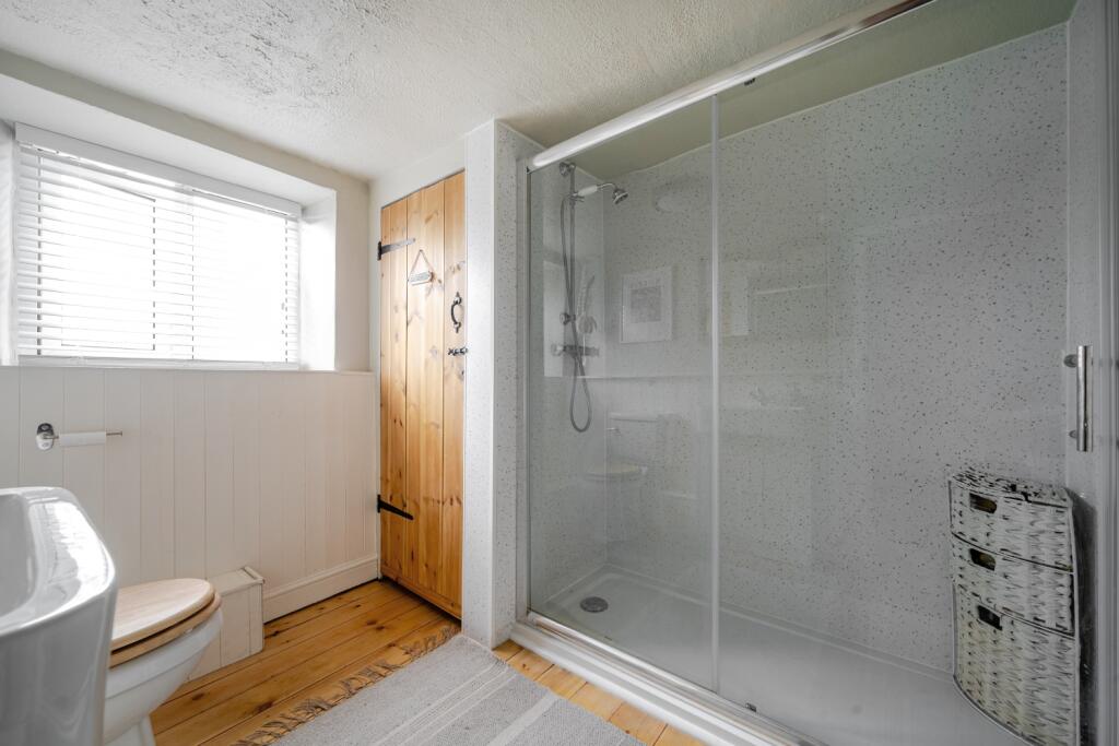 1326814-17-6876189b0a493