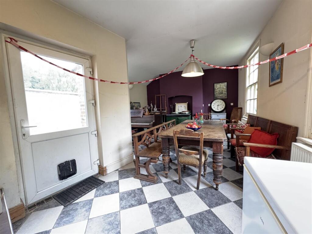 IMG_1015 (Large).JPG