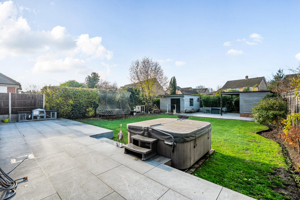 1385319-7-692ed8a...