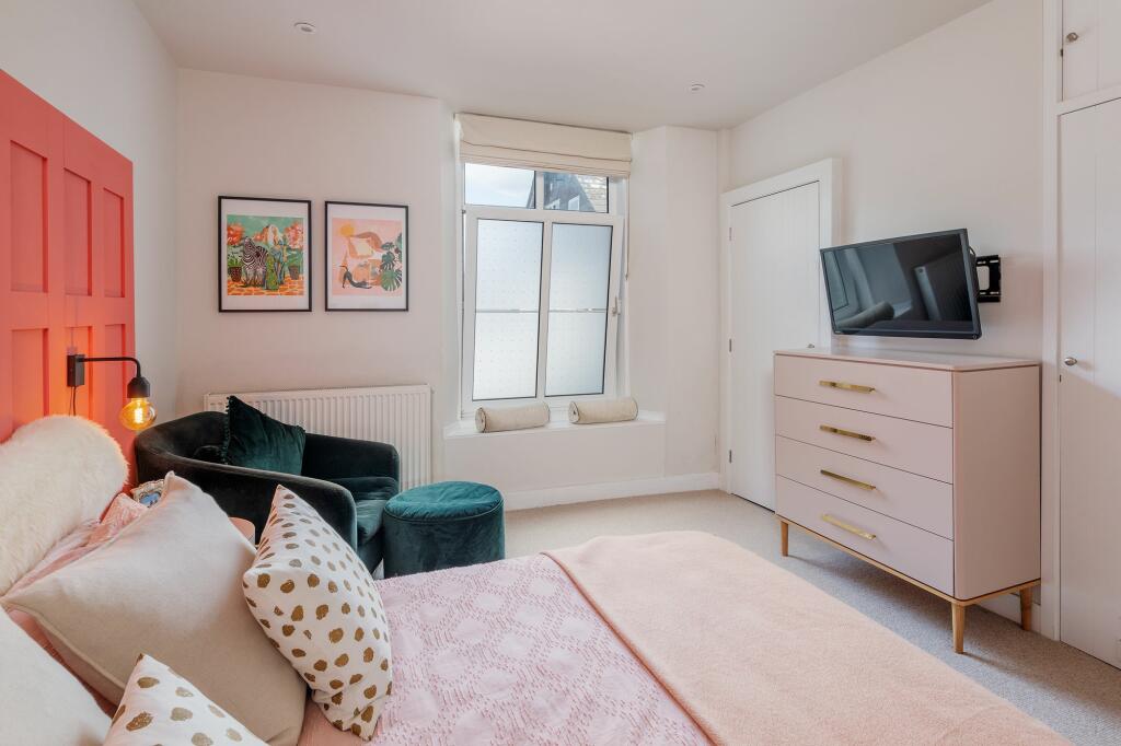 Hawley House, 4 South Ford ROad, Dartmouth: Bedroom 4