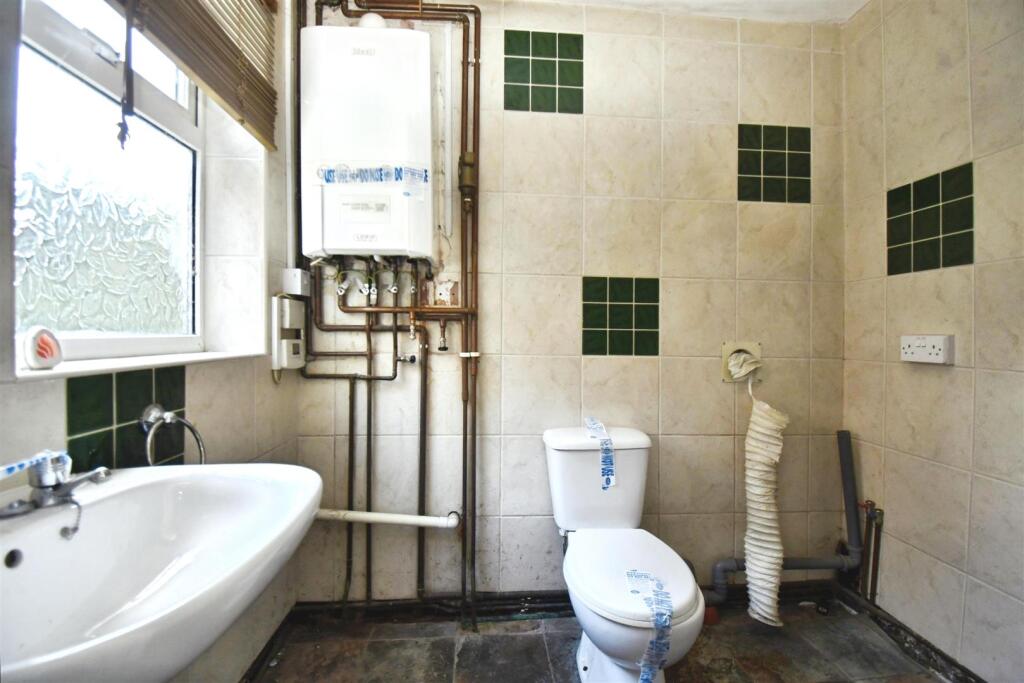 Utility Room/WC