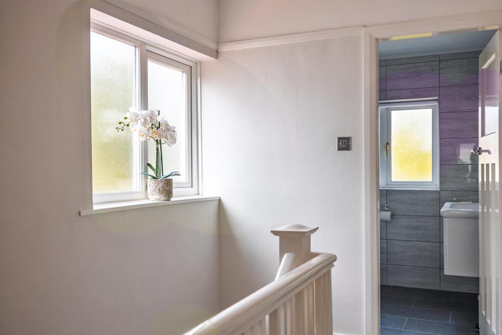 44 Hillfield Drive-43.jpg