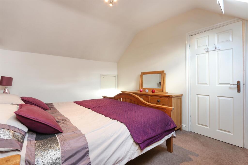 Bed2.2.jpg