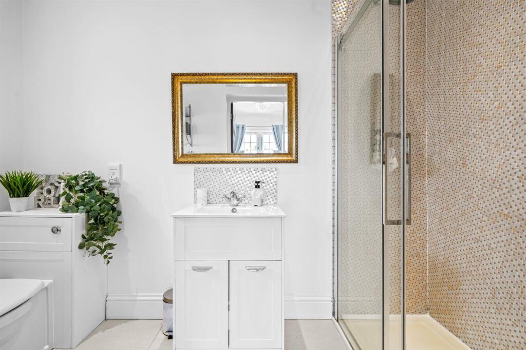Ensuite shower room
