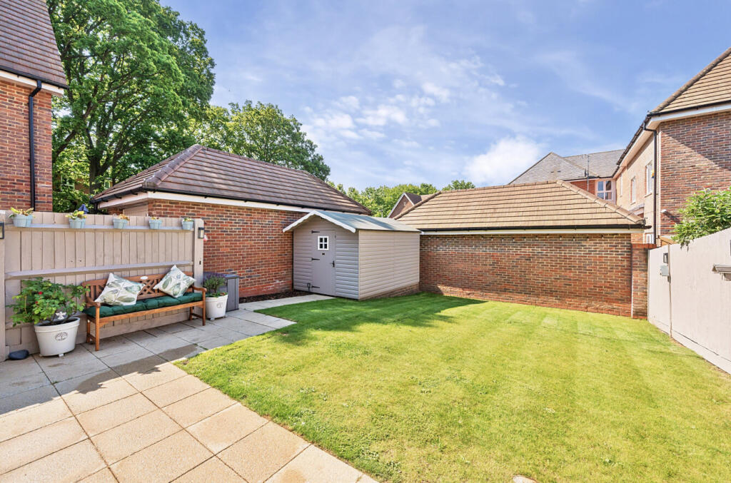 27-68232ae08eb5c-...