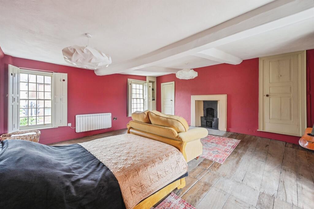 Bedroom: