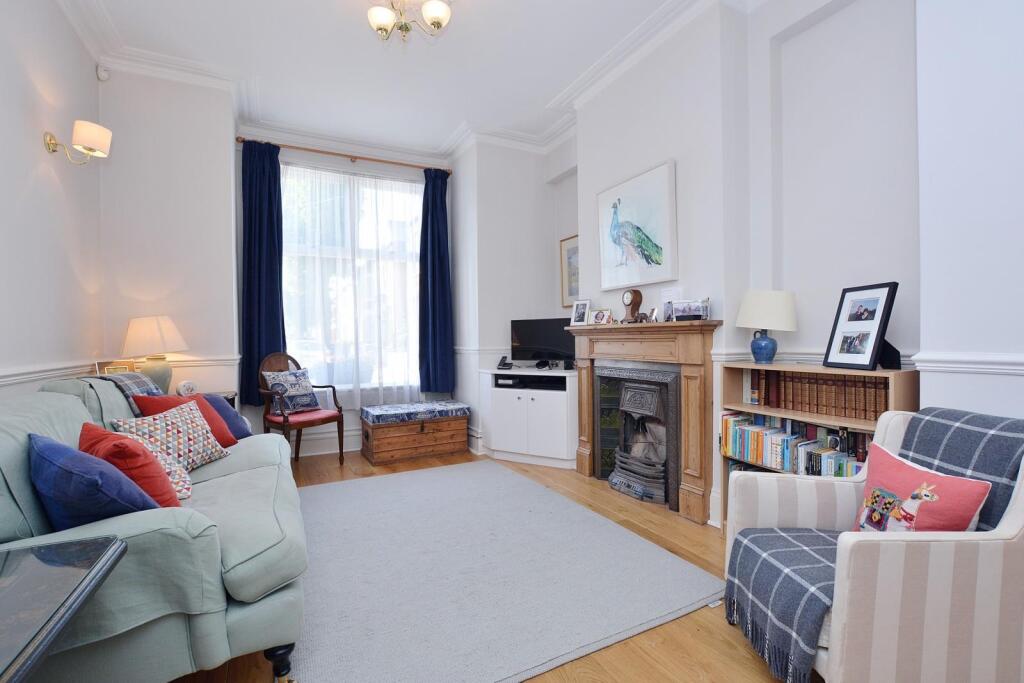 24'3 Double Reception Room