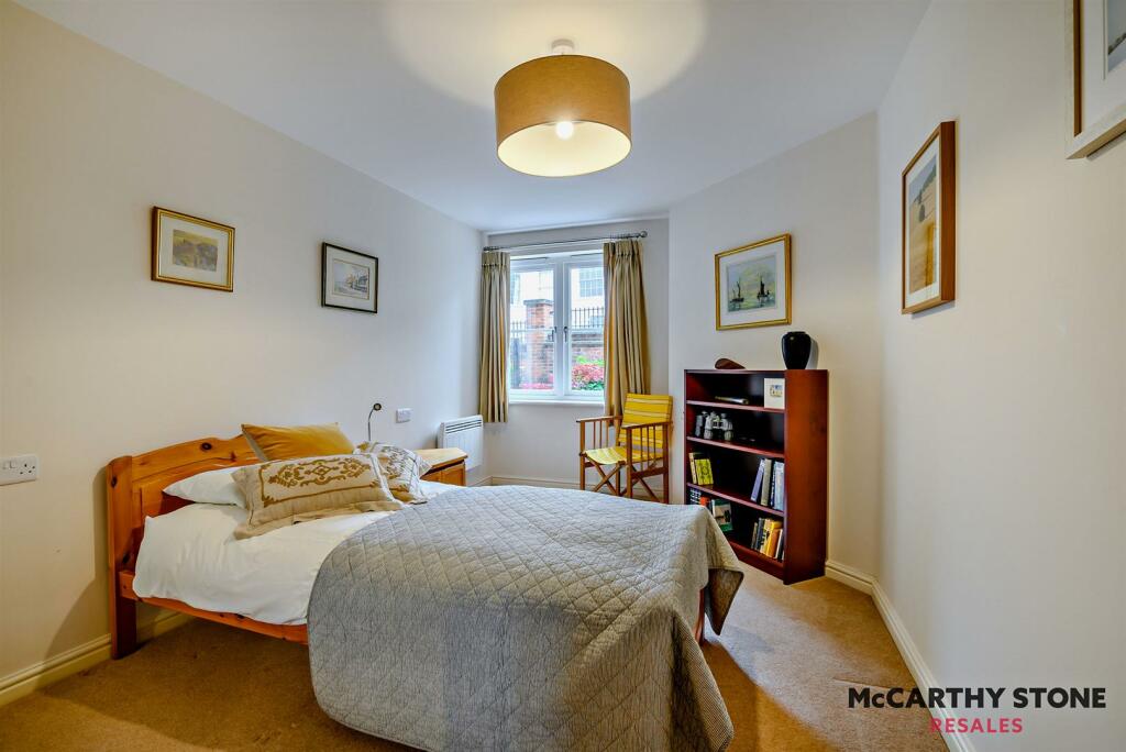 8605260-interior02-800.JPG