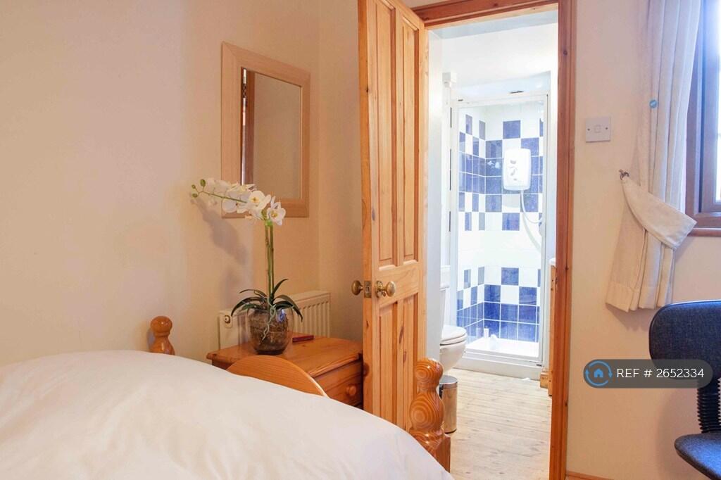 Bedroom 6 En-Suite