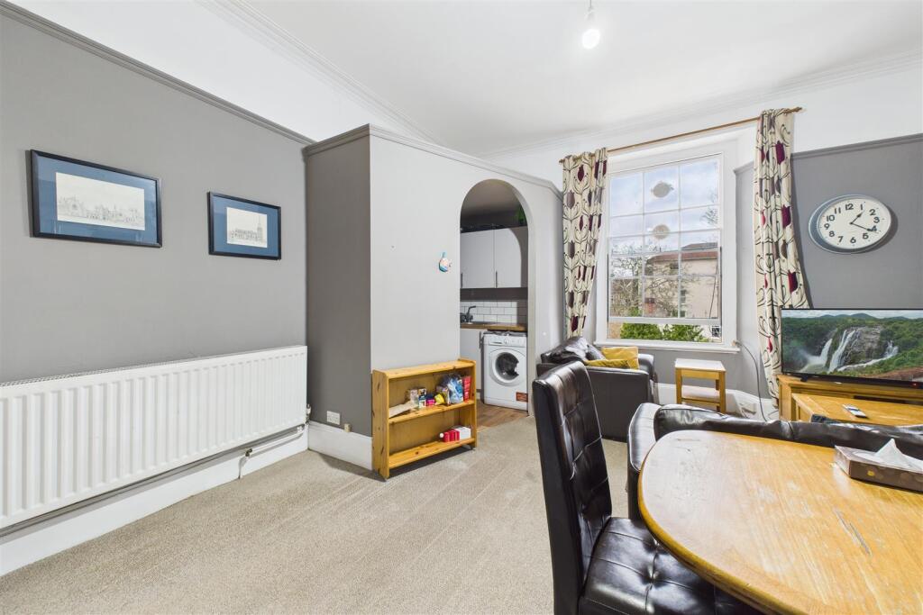Flat 4, 21 Tyndalls Park Road, Clifton, Bristol BS
