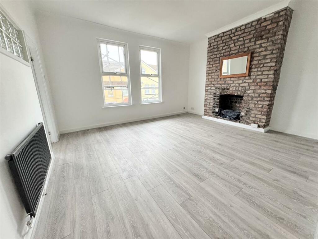 Flat 3  Lounge