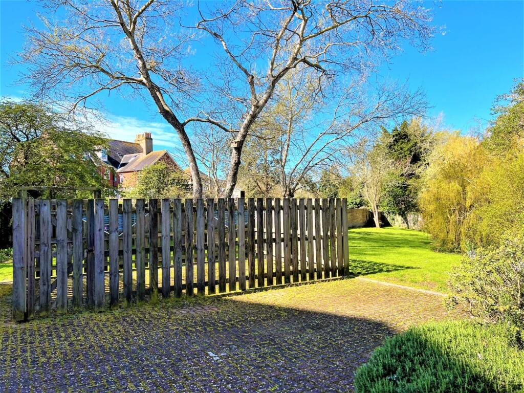 Communal Grounds.jpg