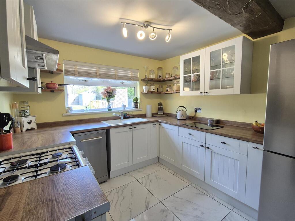 Fitted Kitchen