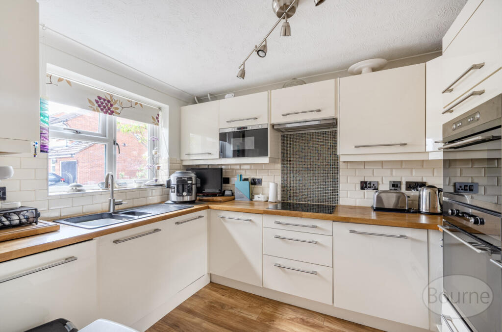 e048dc98-9afd-405...