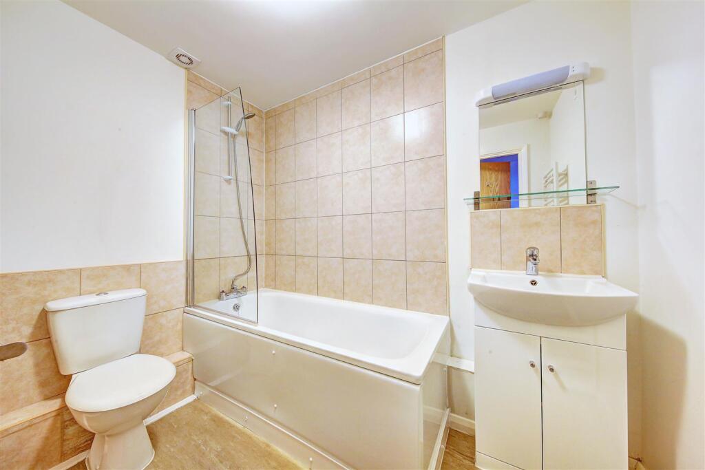 1_nelson_court_319_garratt_lane_image2_12406_4.jpg