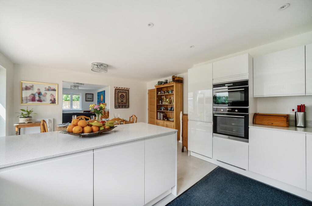 1311239-6-68519bd...