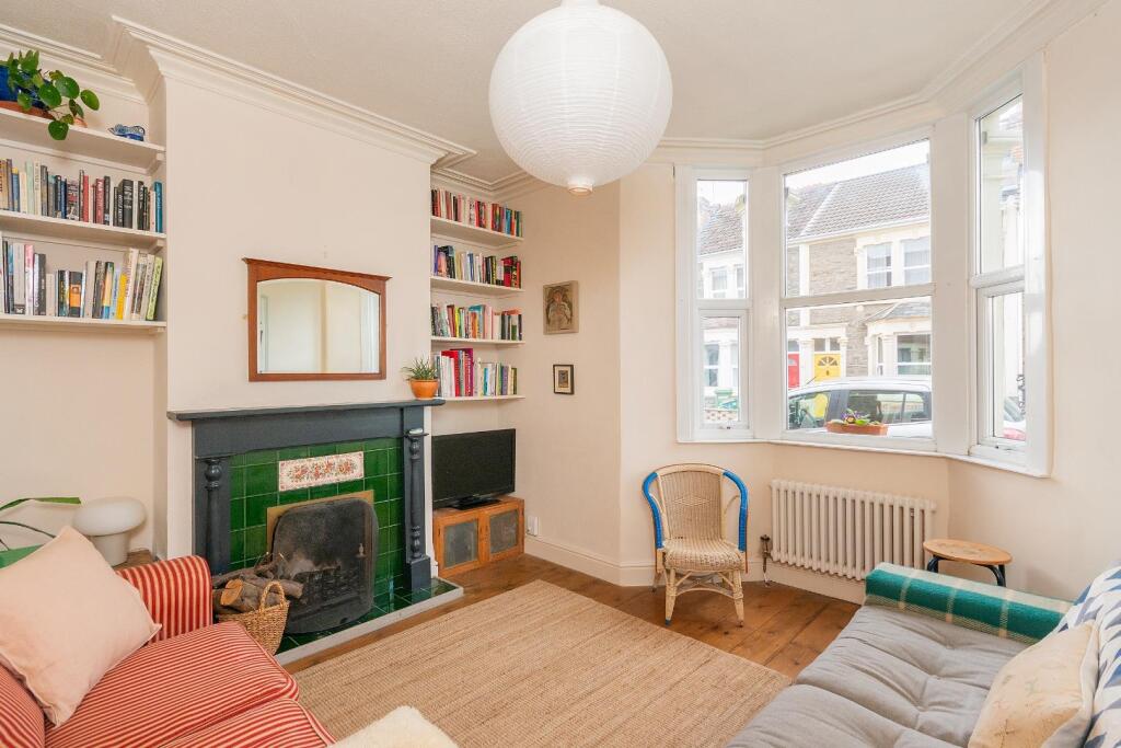 1K7RSH - Living Room C.jpg