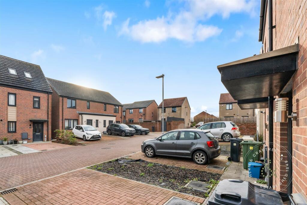 Rees Drive, HernCrabtree (3).jpg