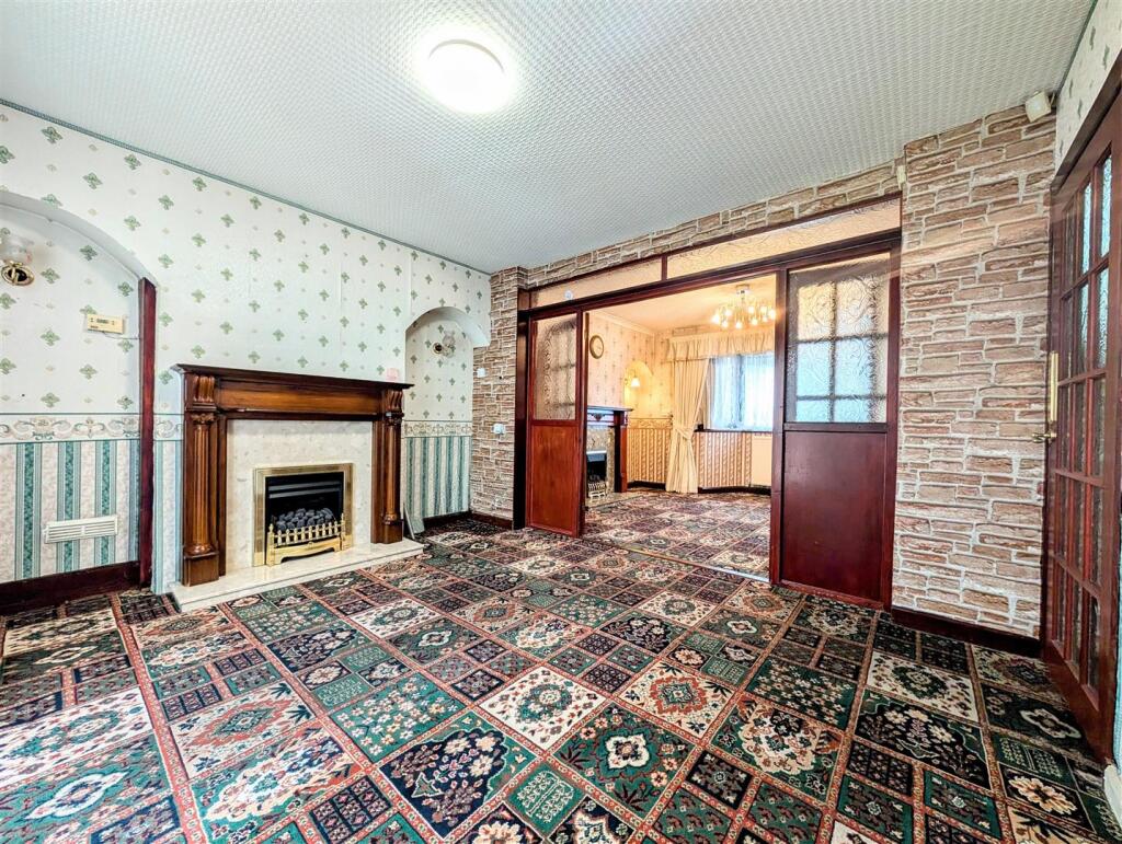 dining room 2.jpg