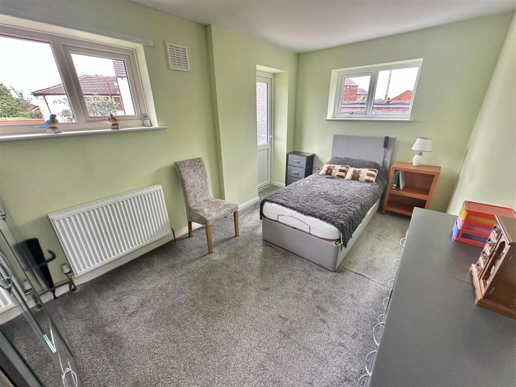 Bramleys Estate Agents - Robyn Royd Avenue - Mirfi