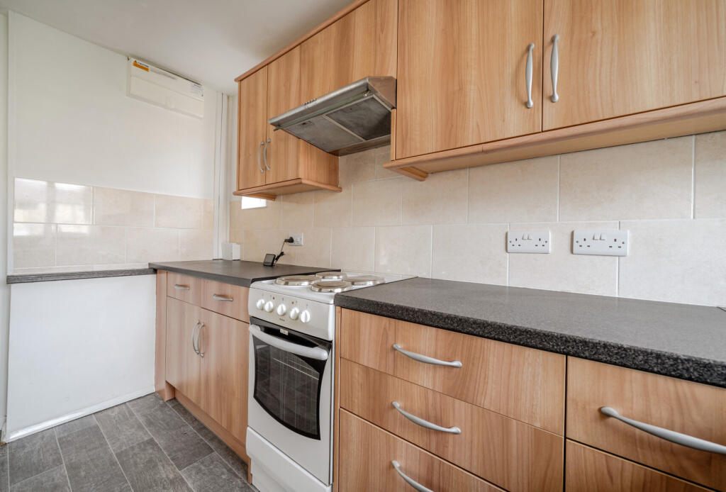 1381053-5-692441a...