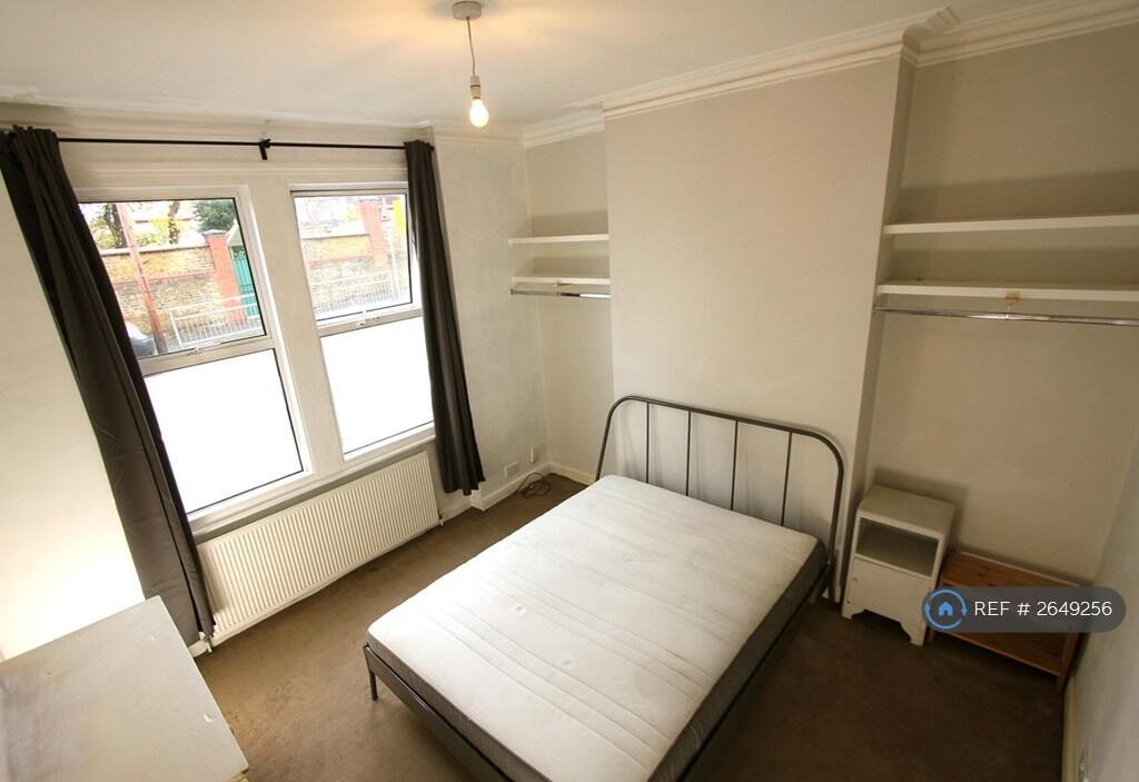 Front Double Bedroom