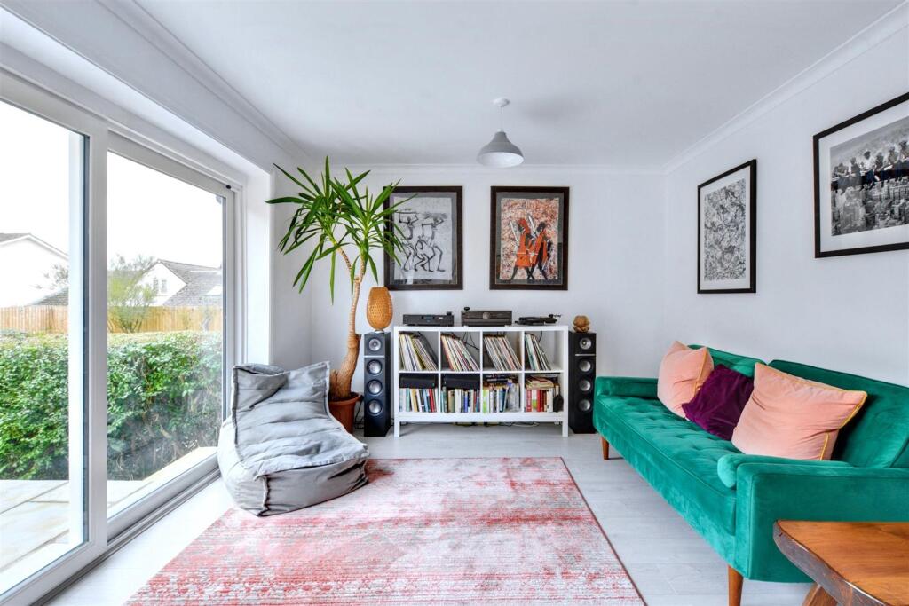 Open Plan Living/Dining Area