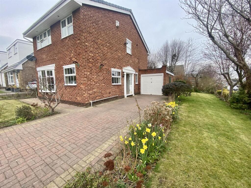 Bramleys Estate Agents - Fernhurst Close - Mirfiel