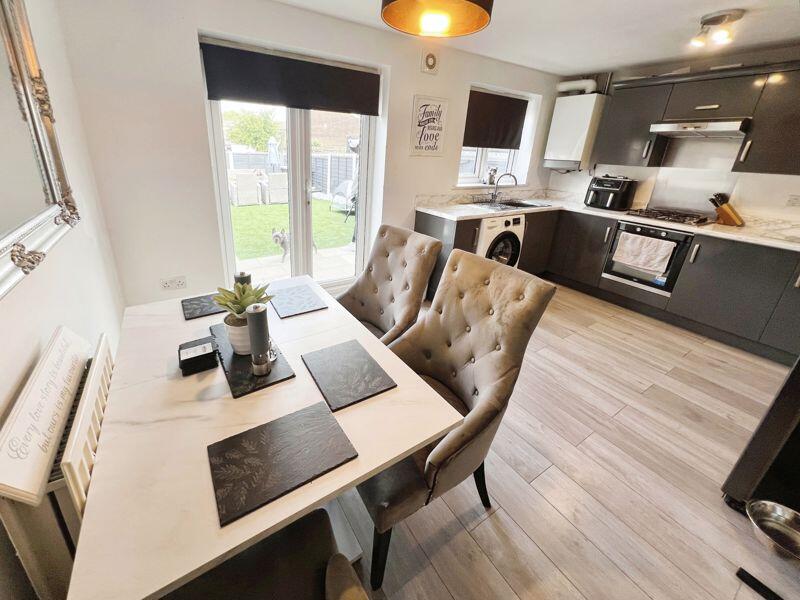 Kitchen diner