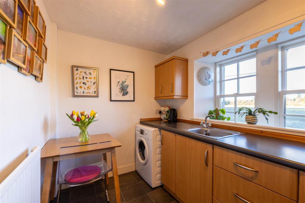 12 Grey Row, Ruthvenfield-17.jpg