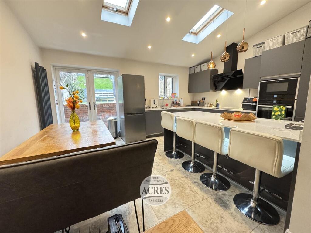 IMG_7123 (Large).jpg