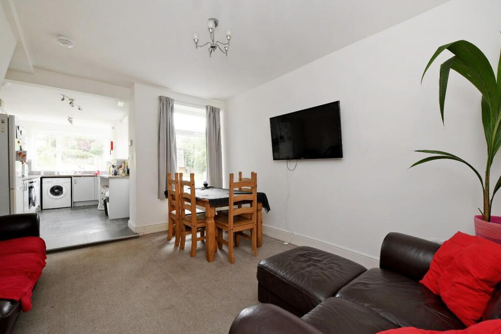 28 Aldred Road, living room.jpg