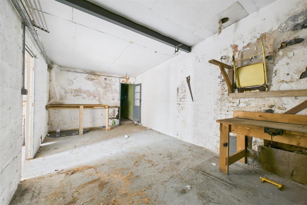 3A Richmond Road, Montpelier, Bristol BS6 5EN | Fr