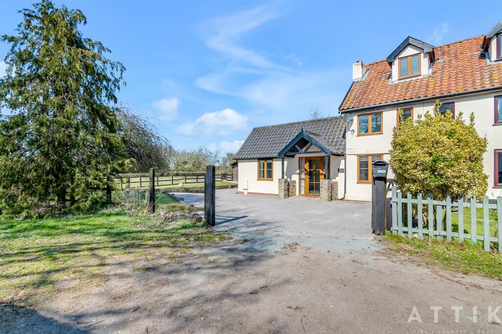 3 Town Farm Cottages, Chediston IP19 OBE (8).jpg