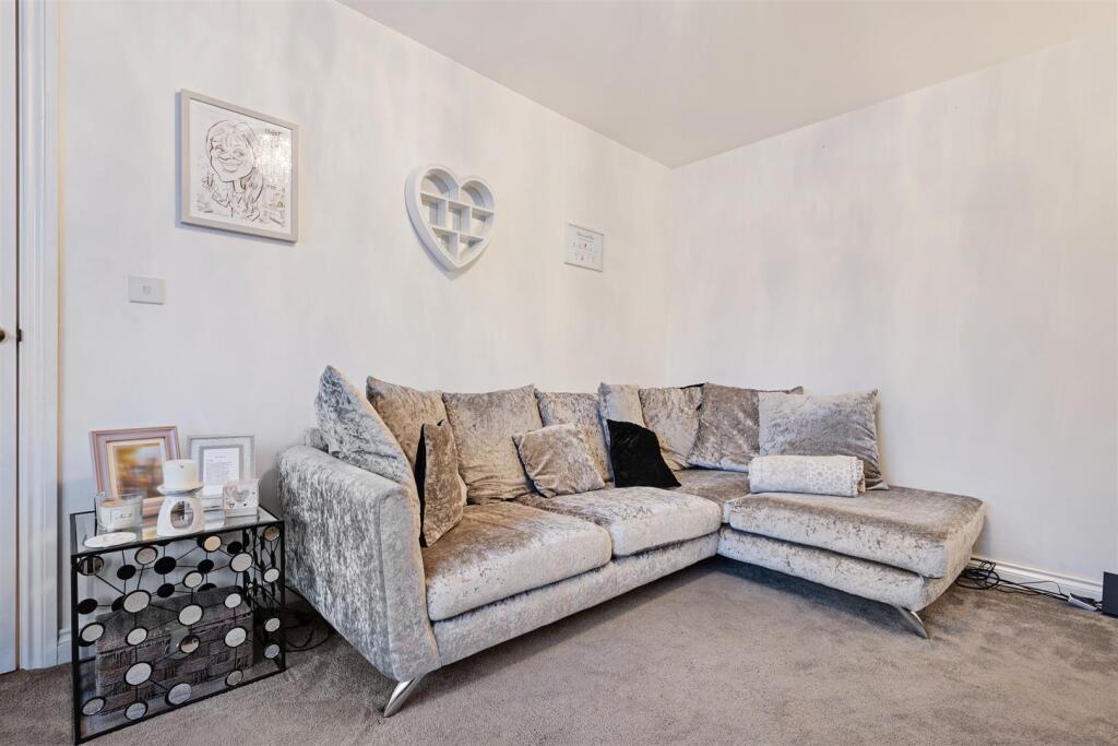 Sitting Room (3).jpg