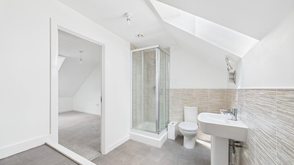 Crampbark Road - Bathroom 2 (1)