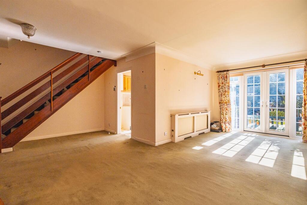 15 Old Farm Close-3.jpg