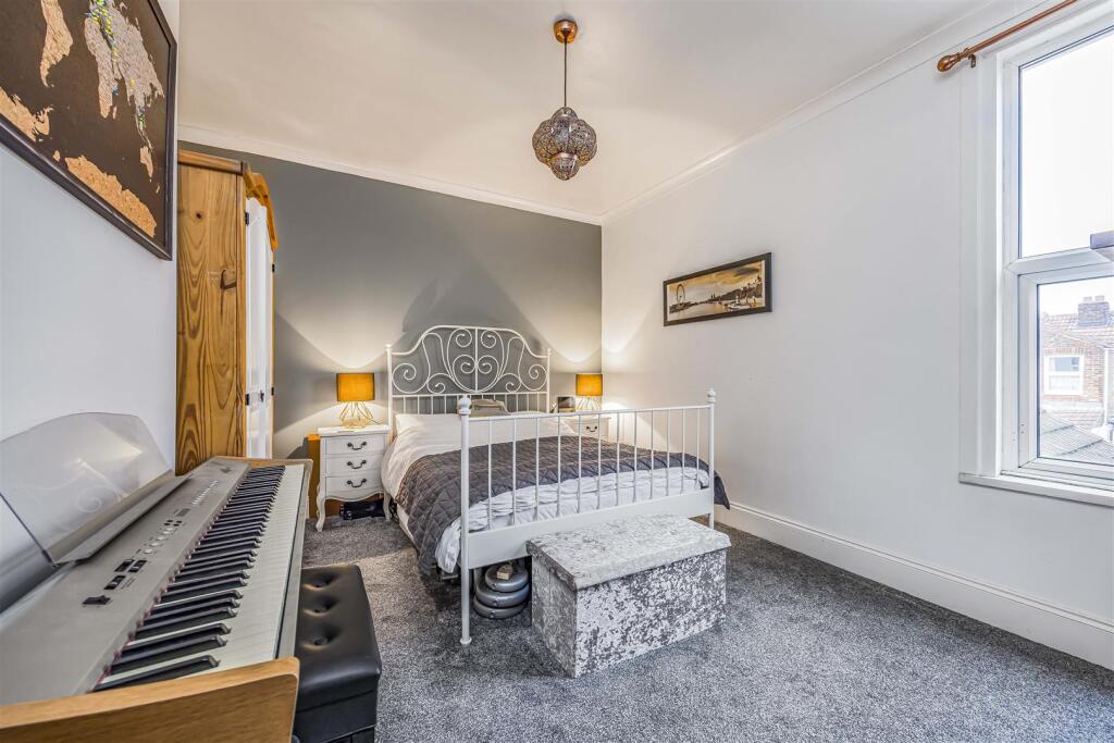 32 Landguard Road, Southsea-PorticoMarketing-SoldB
