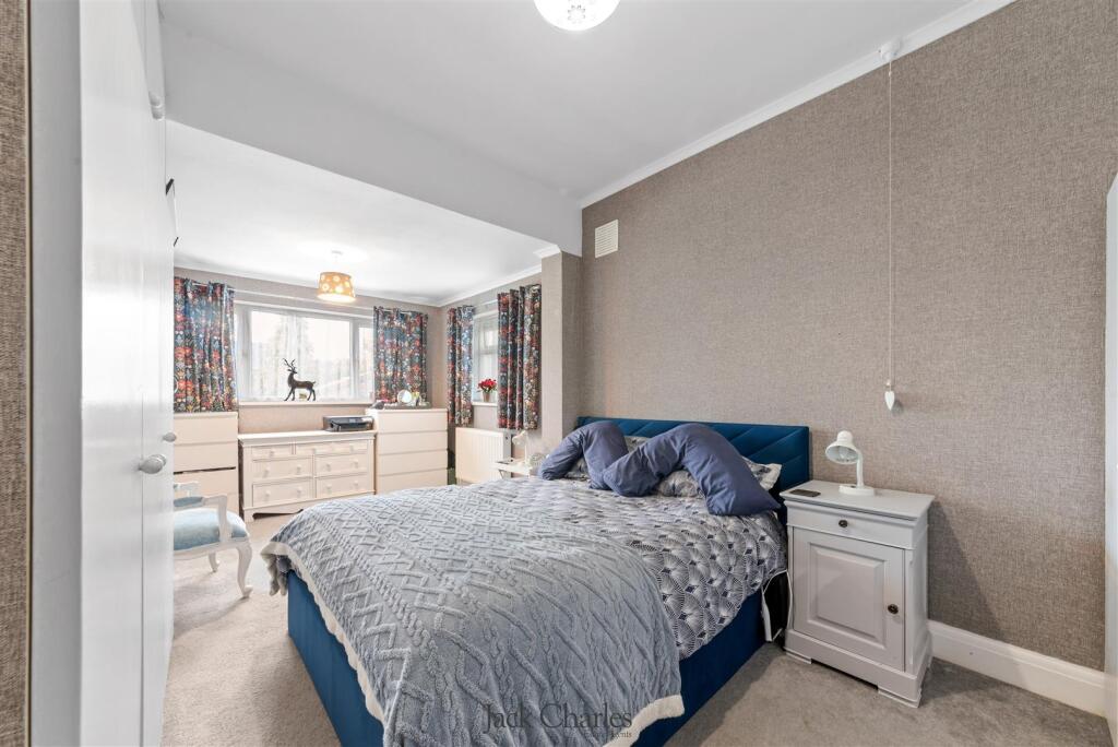 41 Lower Green 4.jpg