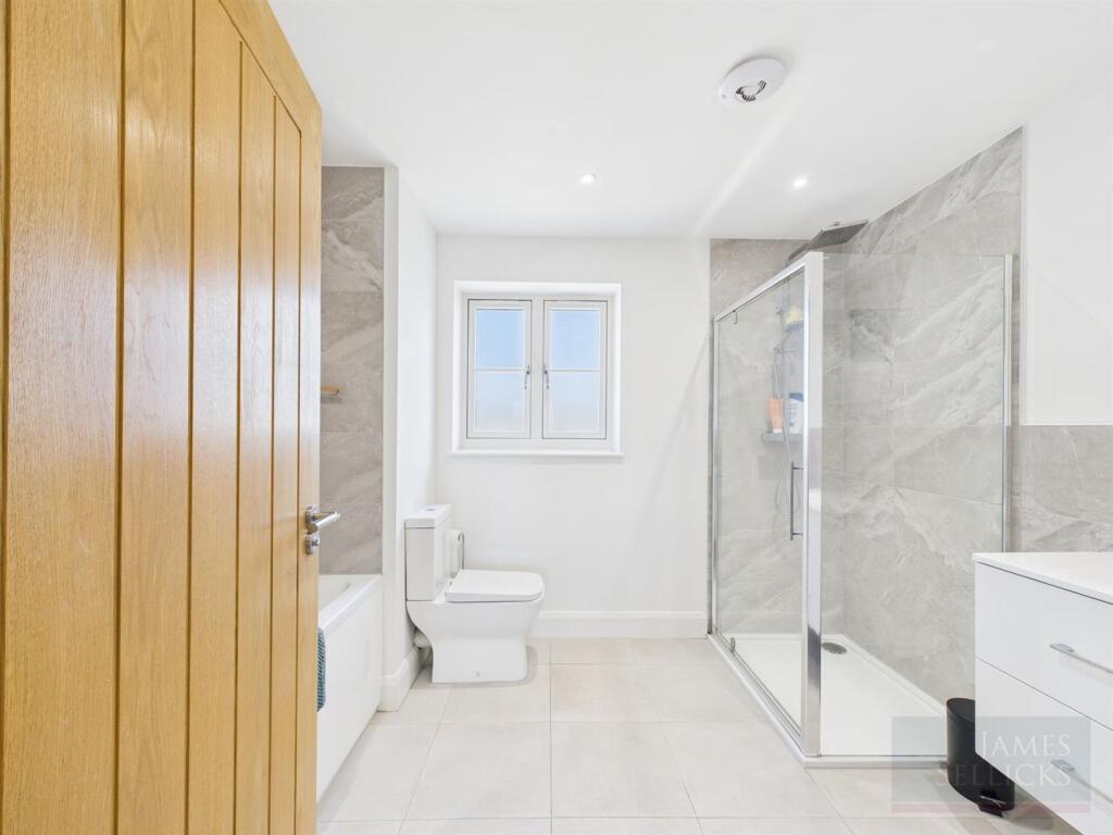Bathroon=m