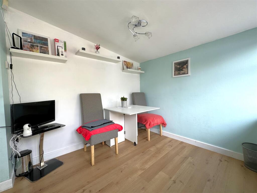 Multi-Purpose Garden Room 644