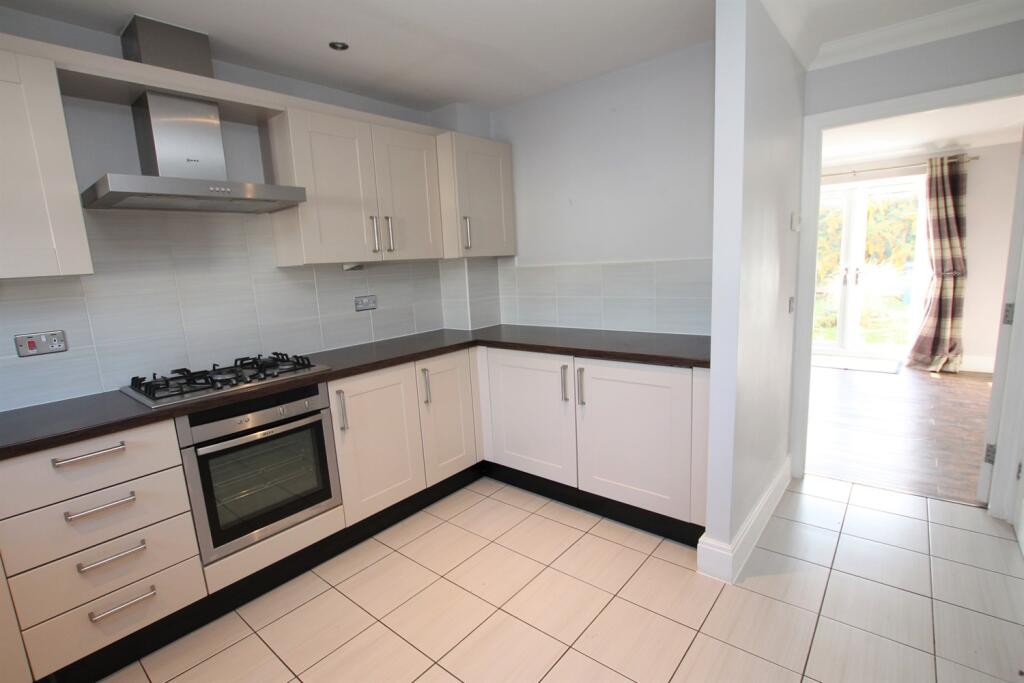 Lounge+to+kitchen