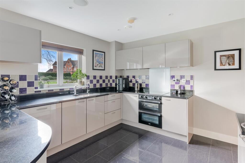 MULBERYY CLOSE (32).jpg